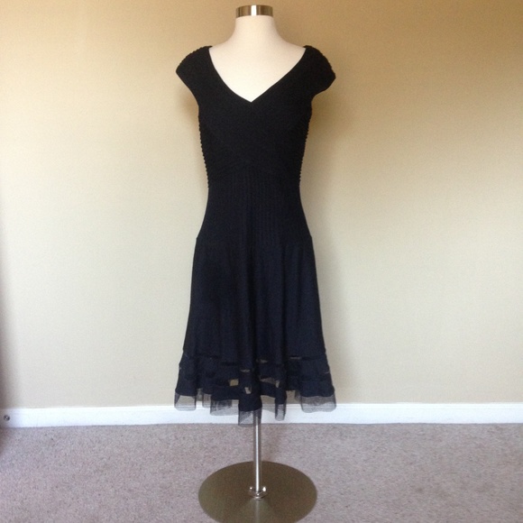Tadashi Shoji Dresses & Skirts - Tadashi Shoji Dress Size Medium